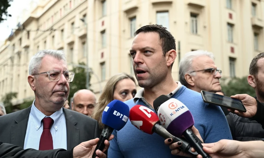 Κασσελάκης: Στην απεργιακή πορεία των αυτοαπασχολούμενων για το φορολογικό νομοσχέδιο